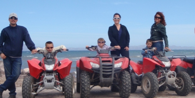 Paseo en familia a 4 ruedas